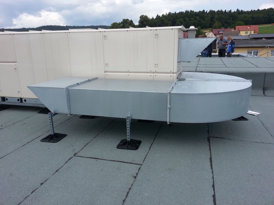 Lüftungstechnik auf dem Gemeindezentrum Marksuhl