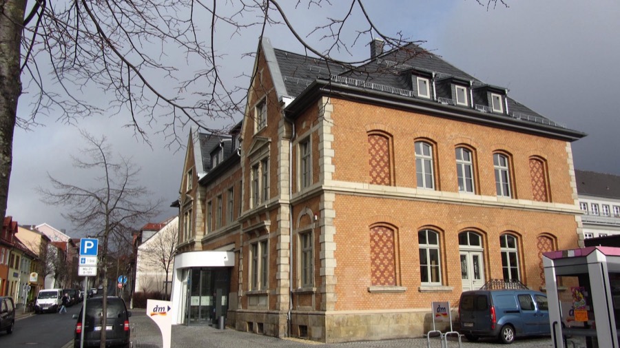 Zur Volksbank umgebautes Postgebäude in Ilmenau